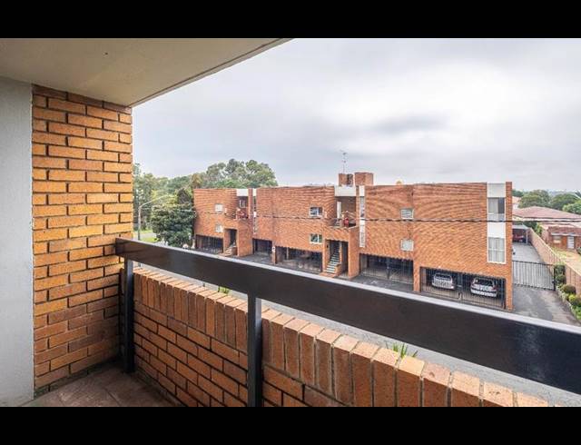 1 BEDROOM APARTMENT FOR SALE IN MALVERN EAST EXT